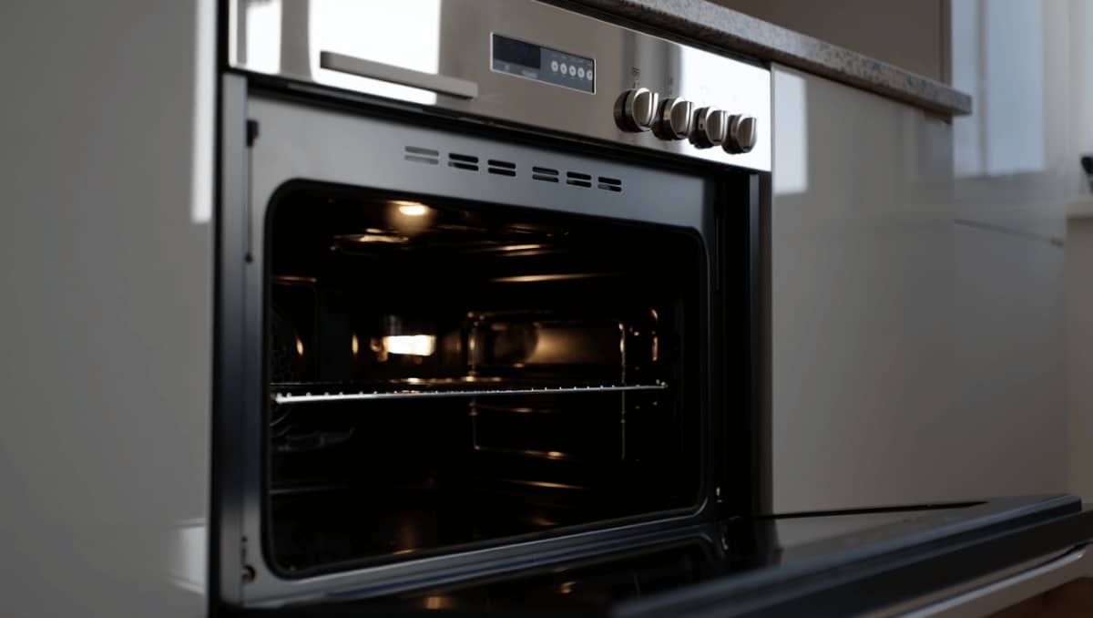 Is Your Oven Costing You Money When You're Not Using It? Here's What Our Expert Said