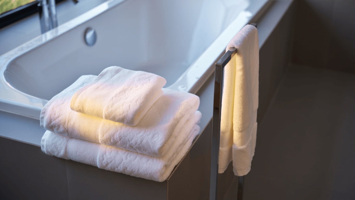 Keep Your Towels Soft & Fluffy With This Easy, Free Laundry Hack