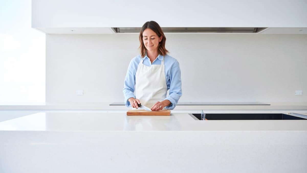 Forget Tiles: This Sleek Backsplash Trend Is Dominating Kitchens Right Now