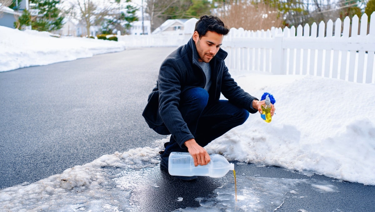 Easily Melt Snow And Ice On Your Driveway With Two Ordinary Household Staples