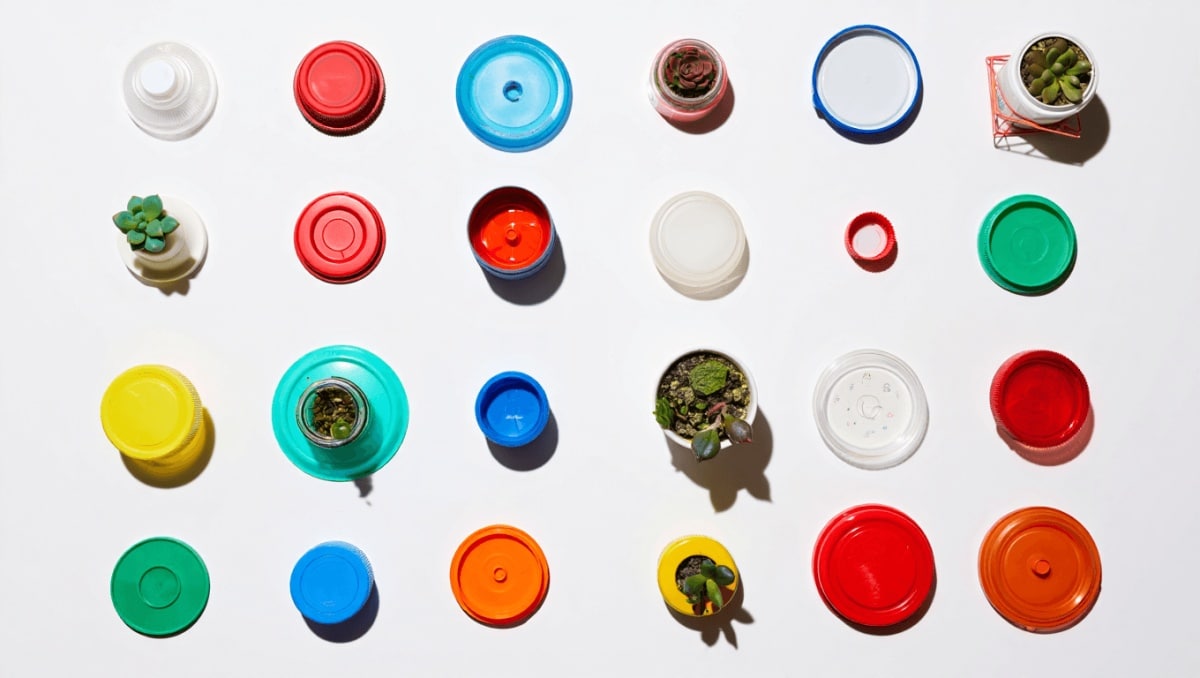 26 Genius Ways To Use Lids From Old Plastic Containers Instead Of Tossing Them