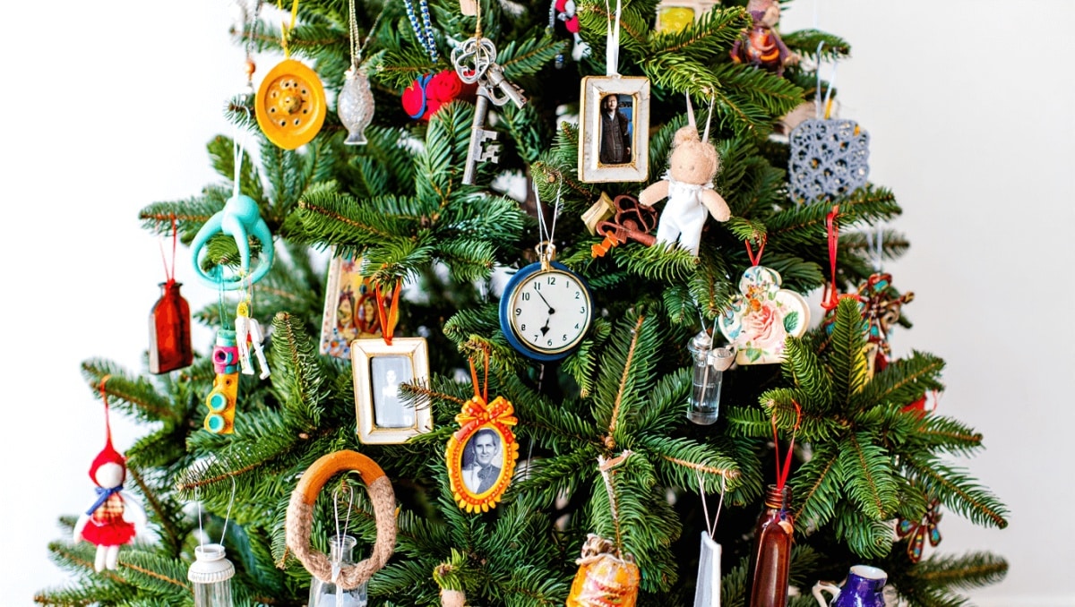 DIY Stunning Christmas Tree Decor By Repurposing These 27 Common Thrift Store Items