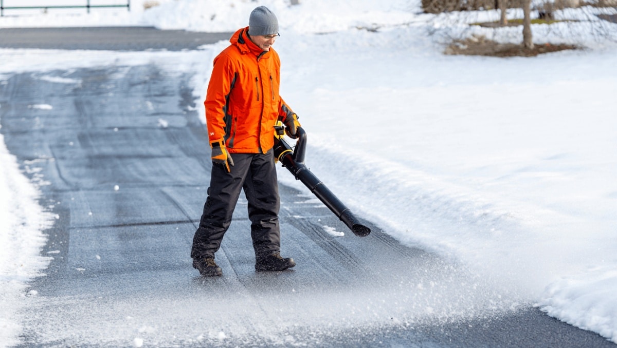 Can You Use A Leaf Blower To Remove Snow From Your Driveway?