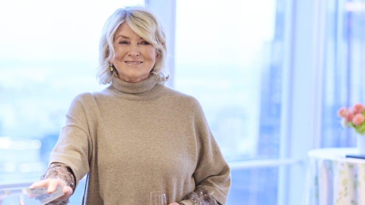 Martha Stewart's Favorite Way To Dispose Of Used Cooking Oil
