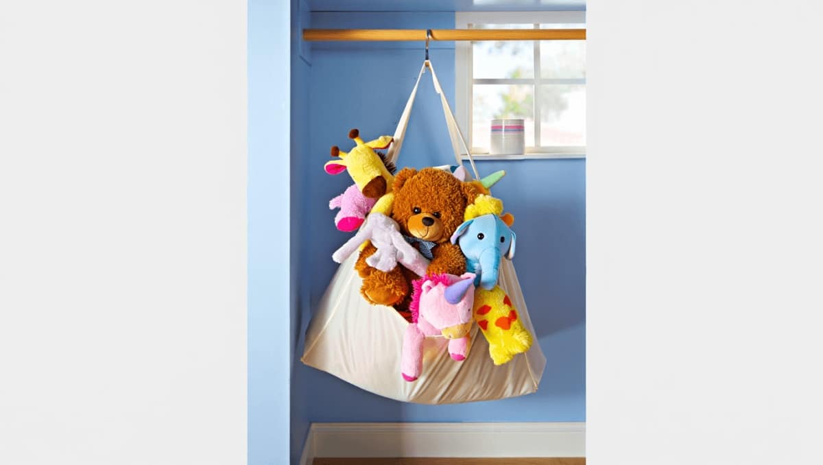 DIY Hanging Storage For Stuffed Animals Using A Dollar Tree Laundry Staple