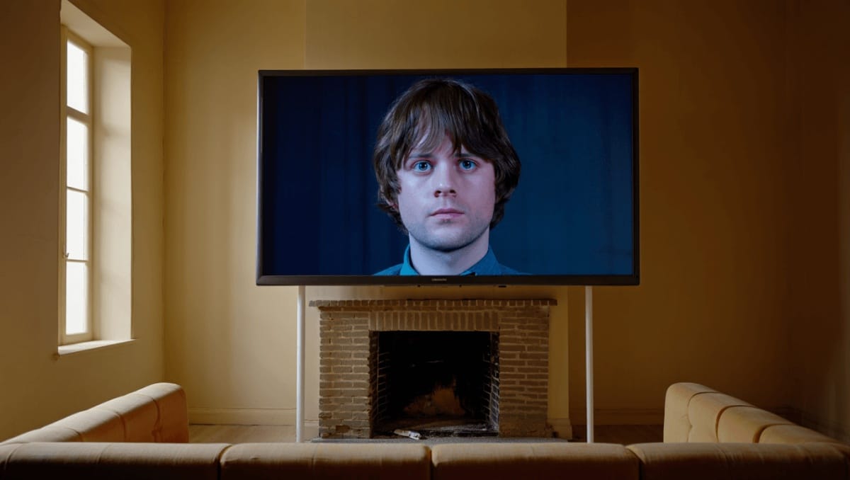 Designers Are Begging You To Stop This Dated Living Room TV Setup