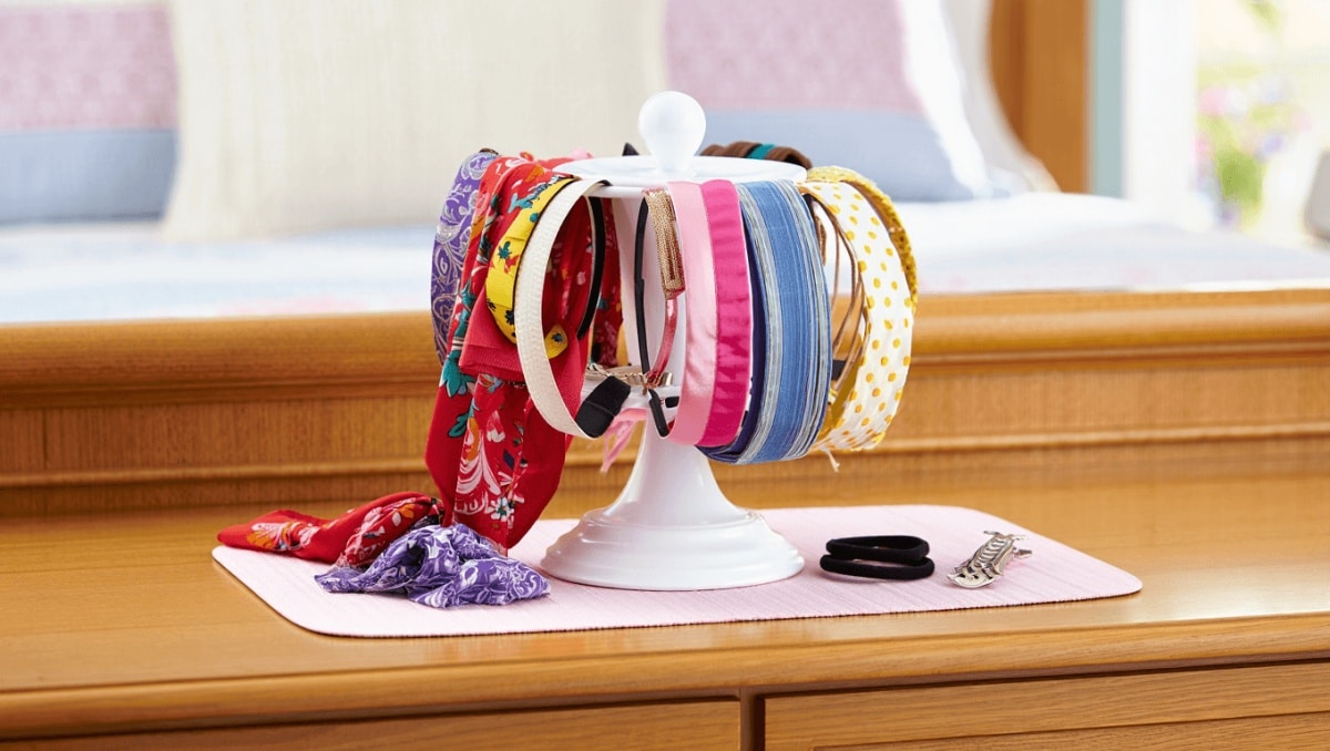 Keep Hair Accessories Organized With A Dollar Tree Napkin Holder Hack