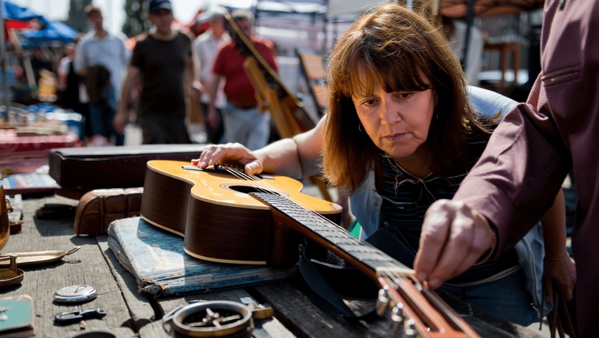 15 Valuable Items You Should Never Overlook When Shopping At Flea Markets