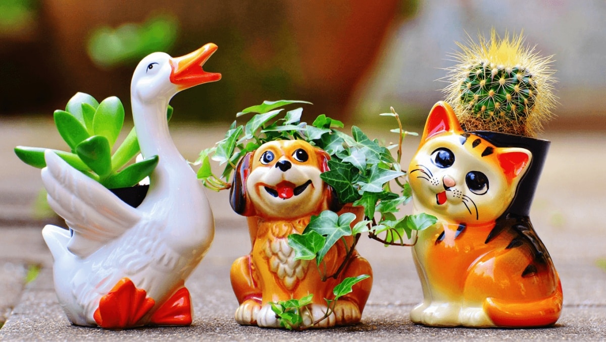 Not Pots, Not Mugs: These Vintage Thrift Store Finds Make Adorable Planters