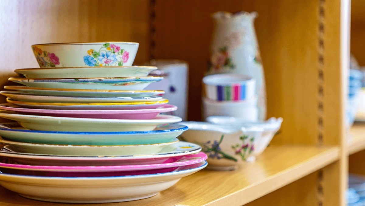 Not Pyrex, Not Tupperware: The Colorful Kitchenware Brand To Look For At Thrift Stores