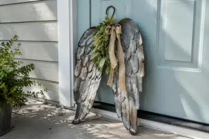 Front door decor: ditch wreaths for cuter, easy ideas
